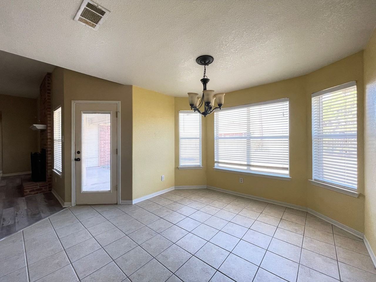 5411 White Rock Dr - Photo 7 of 29