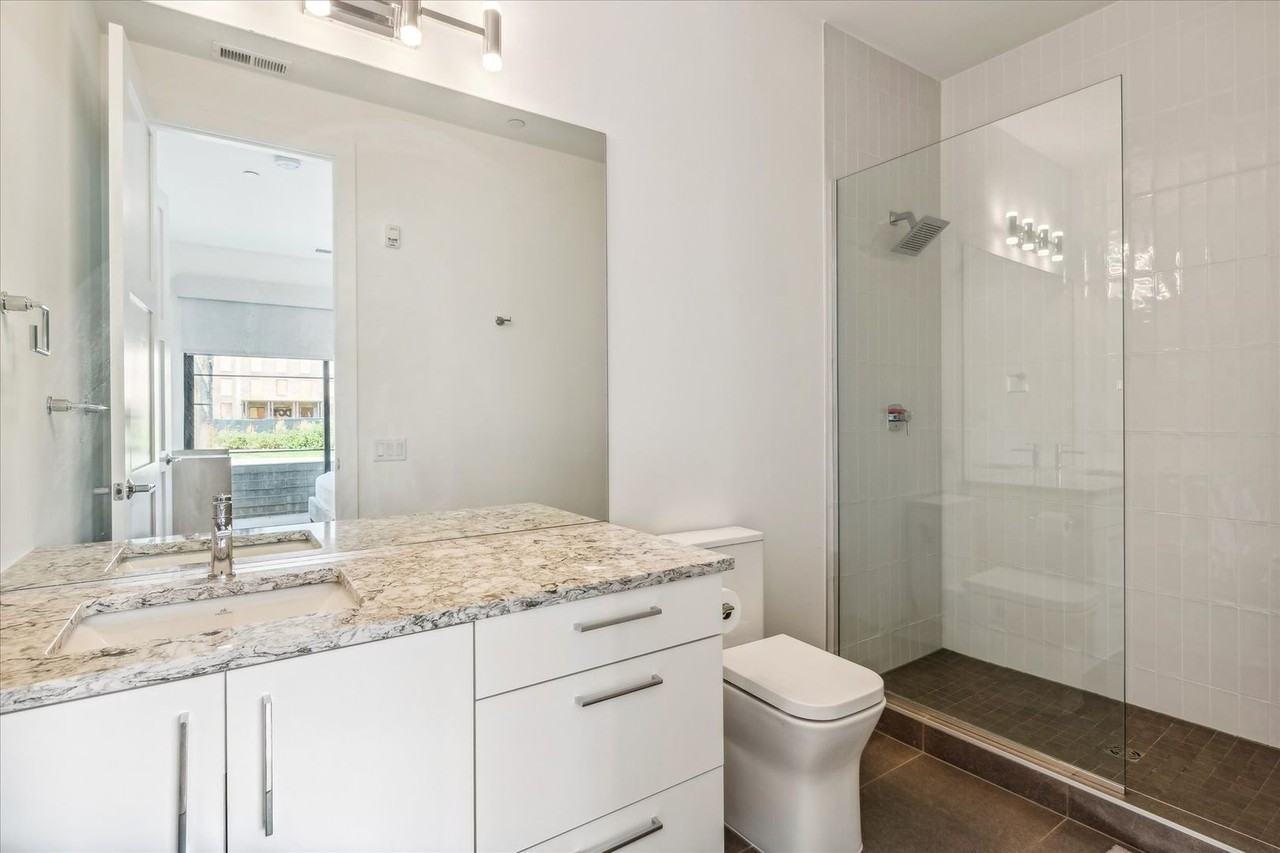4294 E 8th Pl - Photo 5 of 24