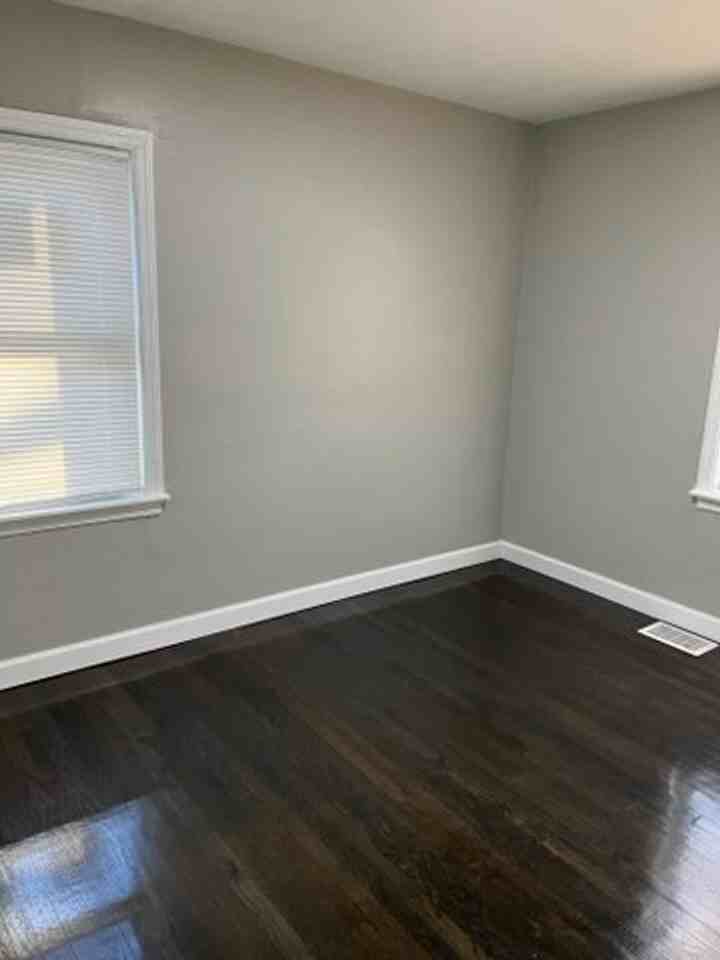 4924 Adams St - Photo 4 of 8