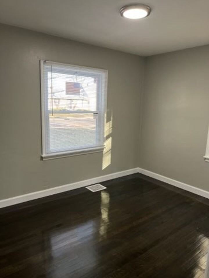 4924 Adams St - Photo 6 of 8
