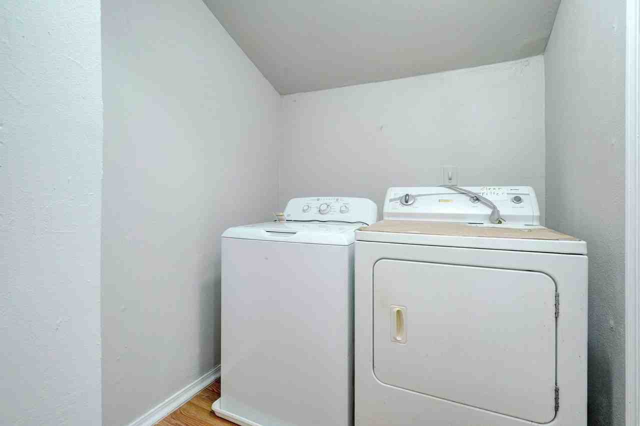 21830 Se 44th St - Photo 7 of 16