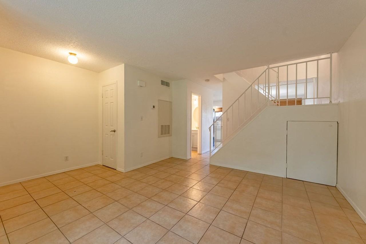 9604 Blue Creek Ln - Photo 5 of 19