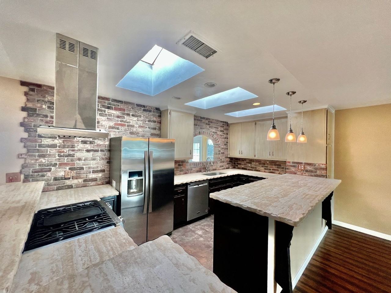 6950 51st St - Photo 2 of 22