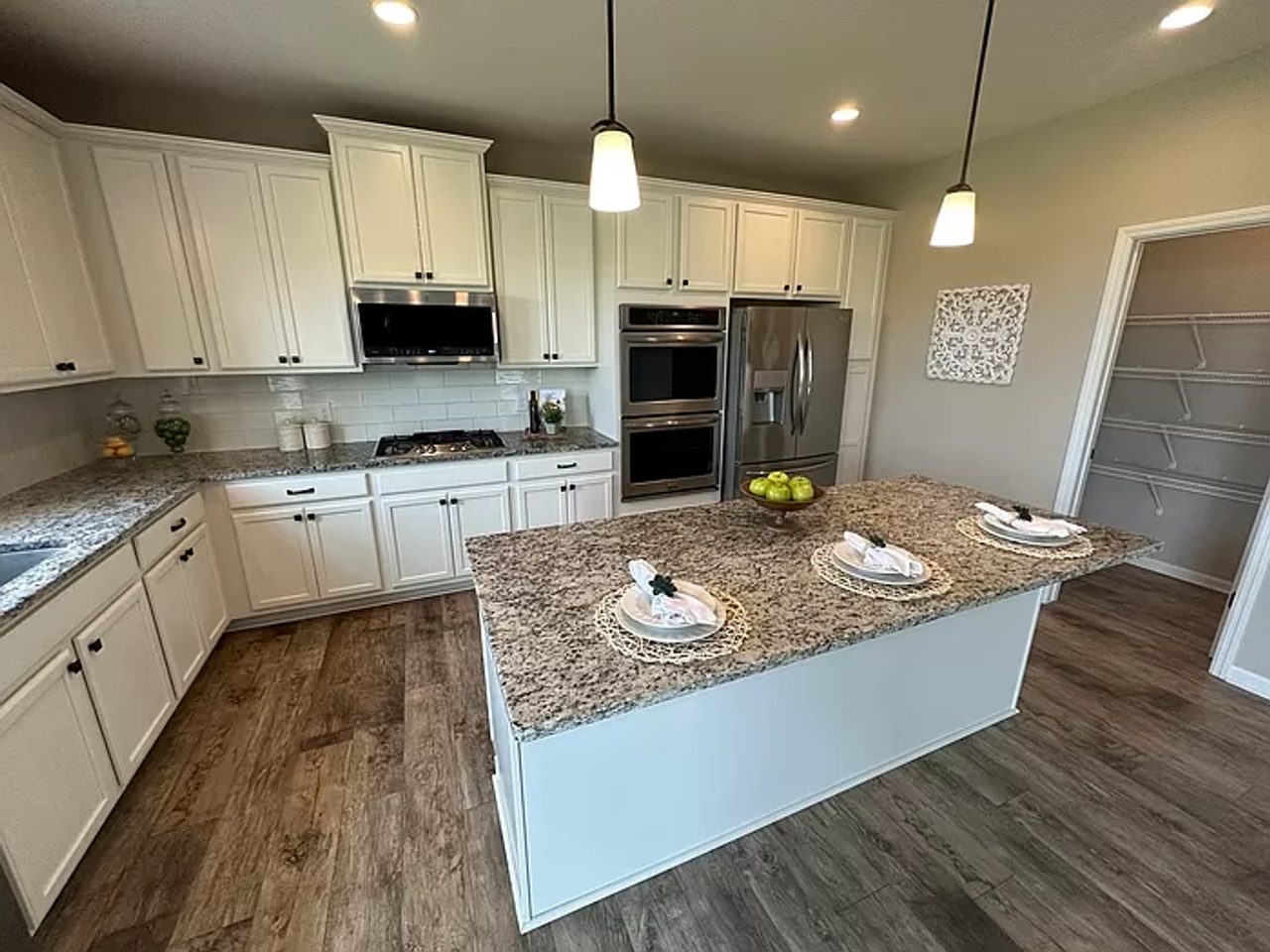 15134 Edgewood Ave - Photo 7 of 25