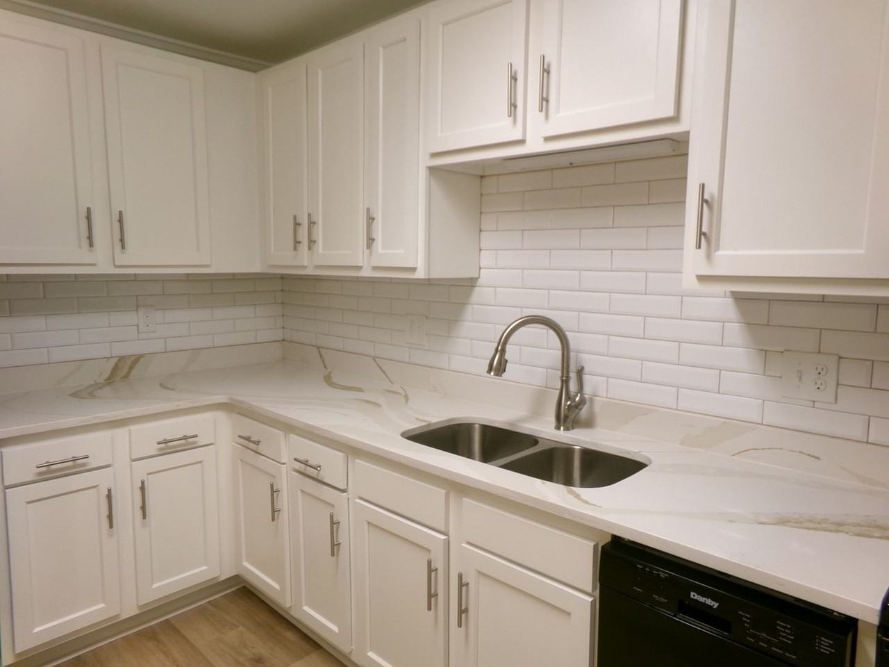 5303 Summit Heights Dr - Photo 5 of 18