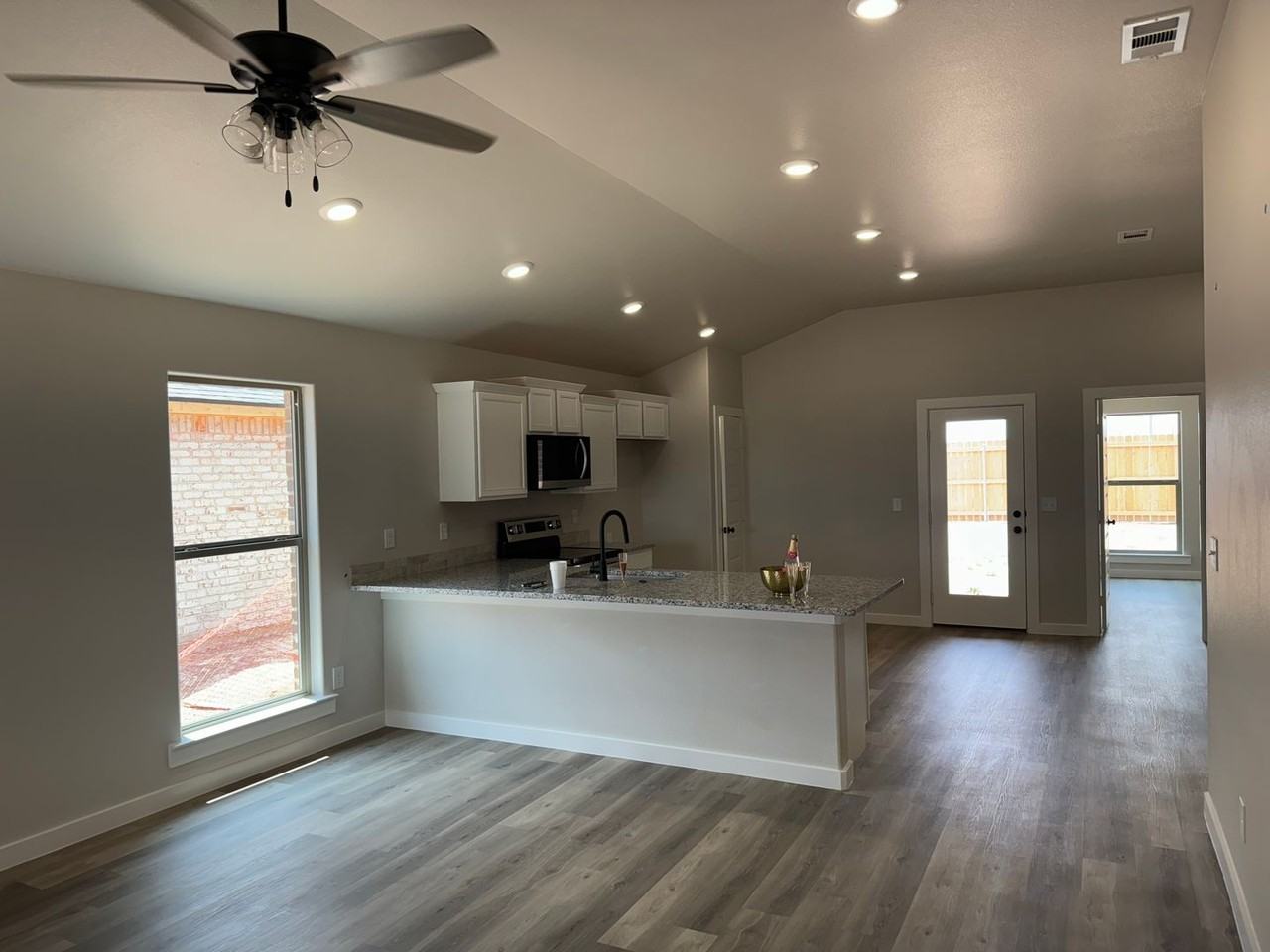 6410 Athens St - Photo 2 of 16