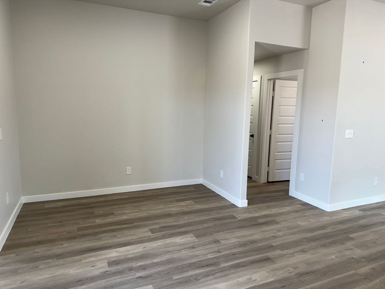6410 Athens St - Photo 5 of 16