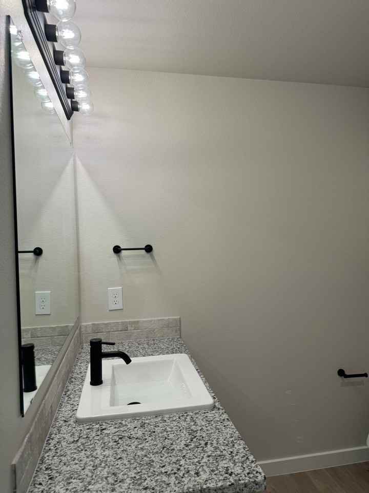 6410 Athens St - Photo 7 of 16