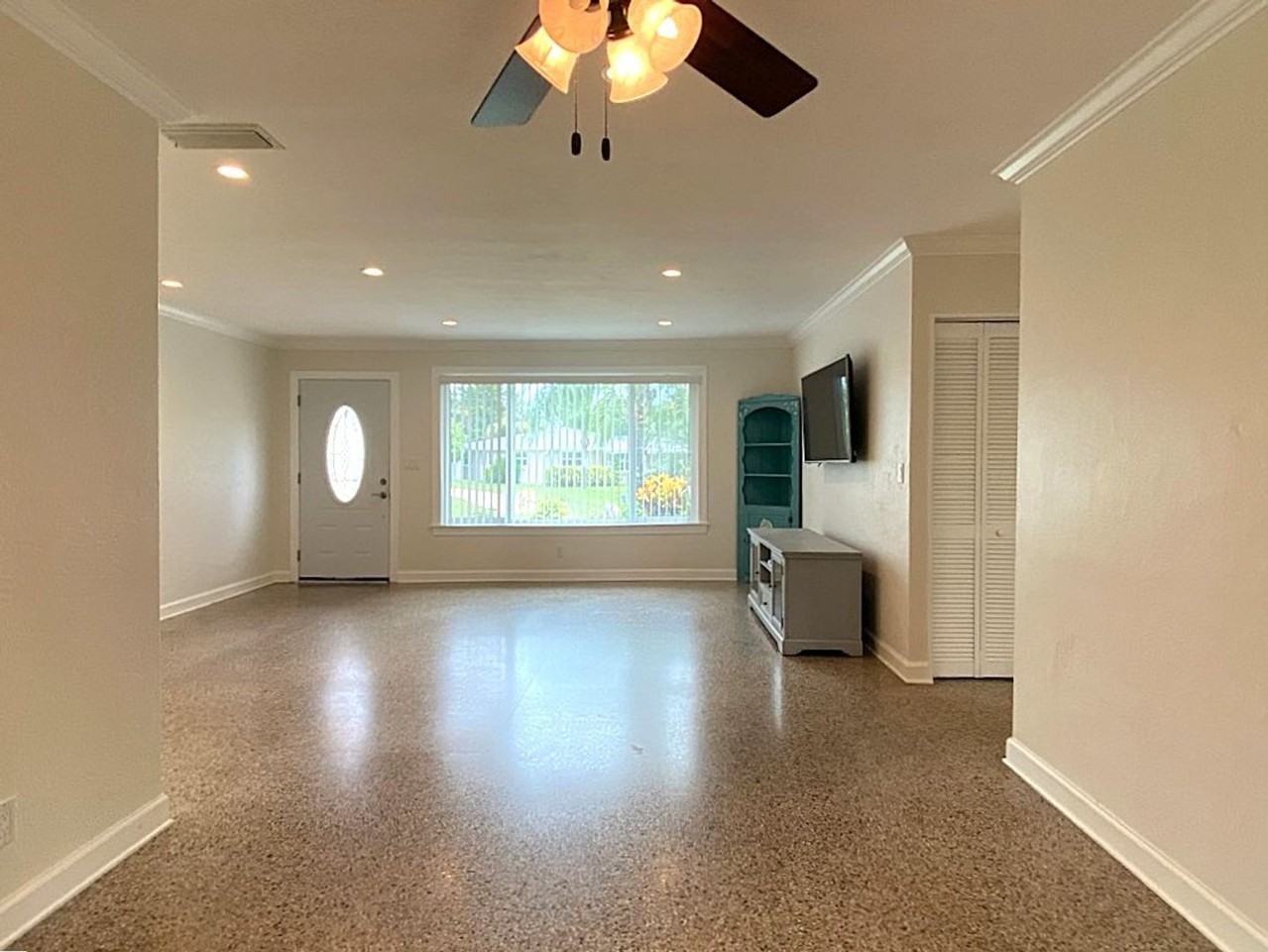 42 Rivocean Dr - Photo 3 of 21