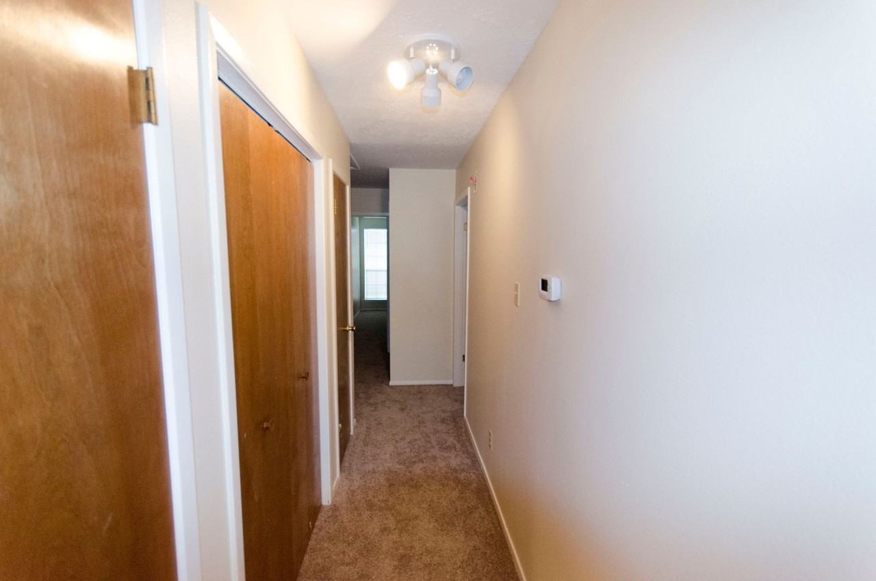915 Todd Ln - Photo 5 of 17