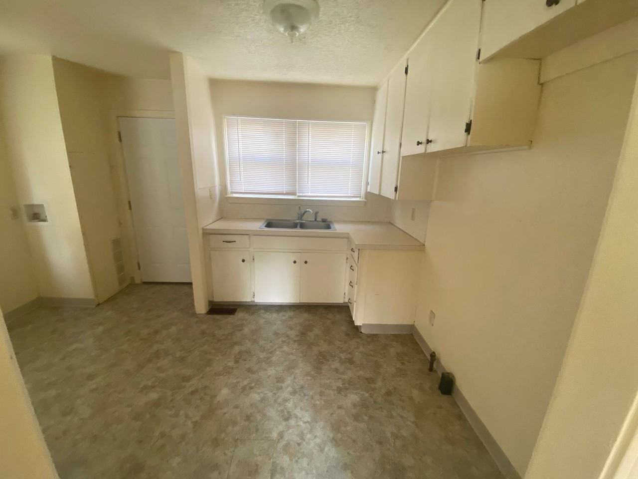 2900 Gano St - Photo 4 of 9