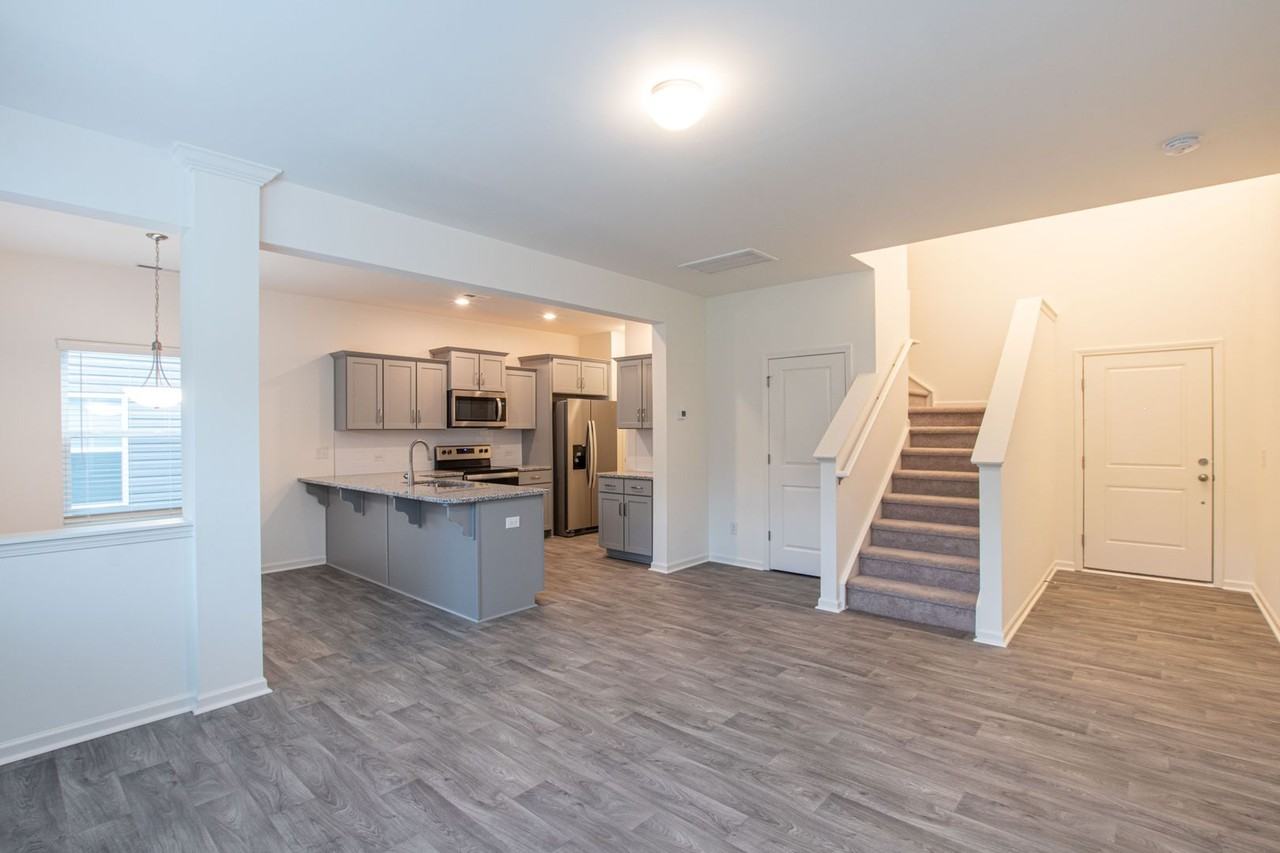 14160 Clayborn St - Photo 3 of 18