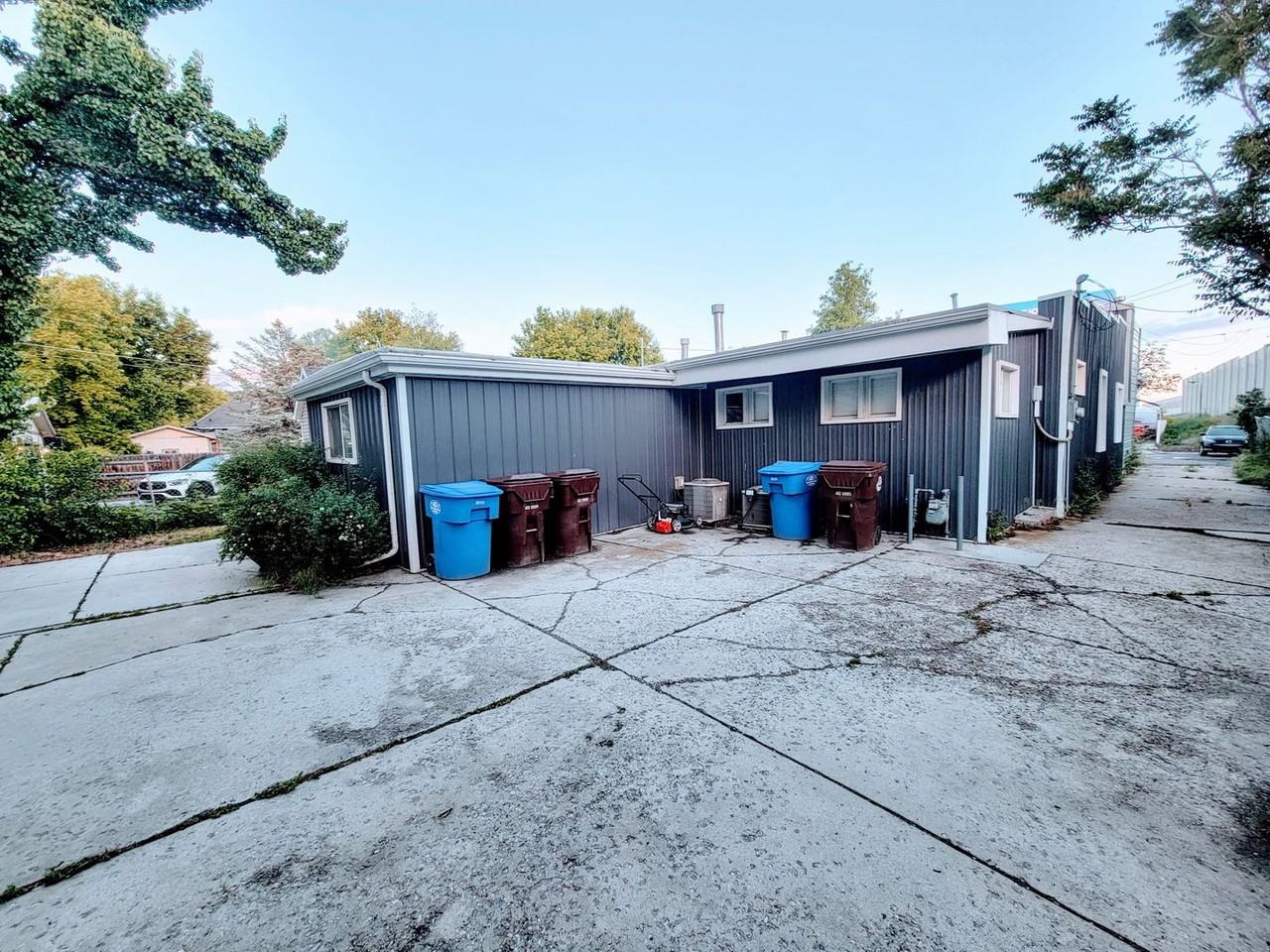 494 W 1st Ave - Photo 3 of 16