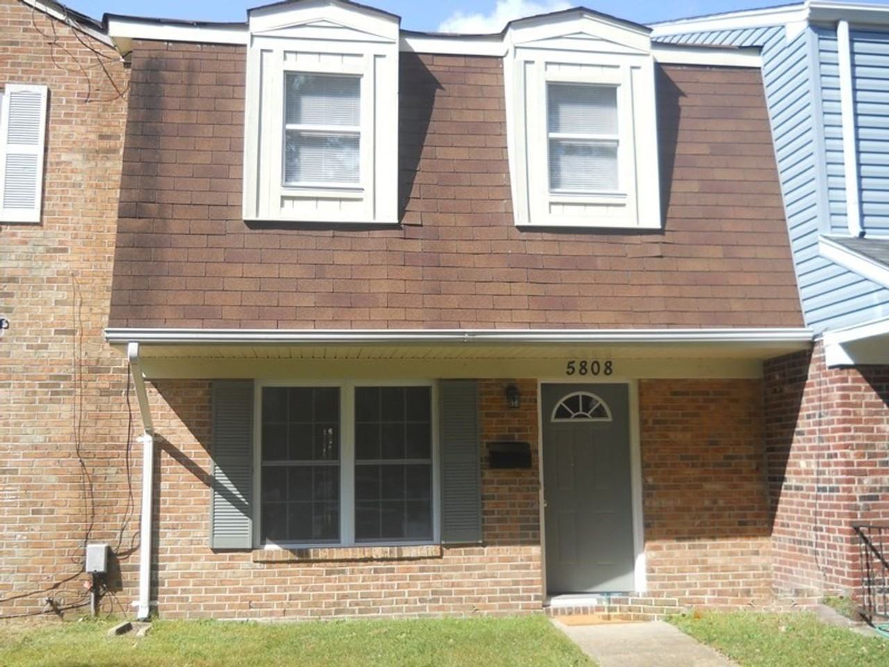 5808 W Hastings Ct