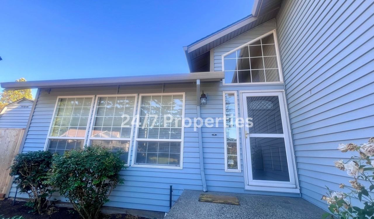 221 Sw Nancy Cir - Photo 3 of 50