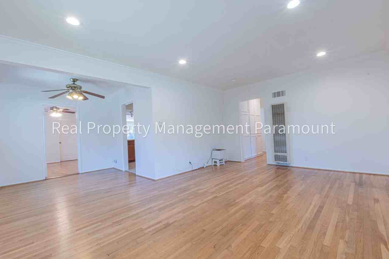 1425 W 187th Pl - Photo 3 of 32