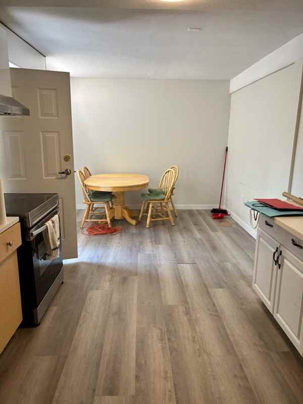 1701 Edinburgh St - Photo 2 of 7