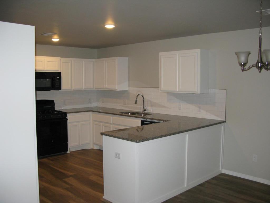 11705 Surrey Hills Blvd - Photo 3 of 11