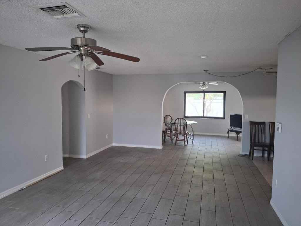 2721 Whether Dr - Photo 2 of 15