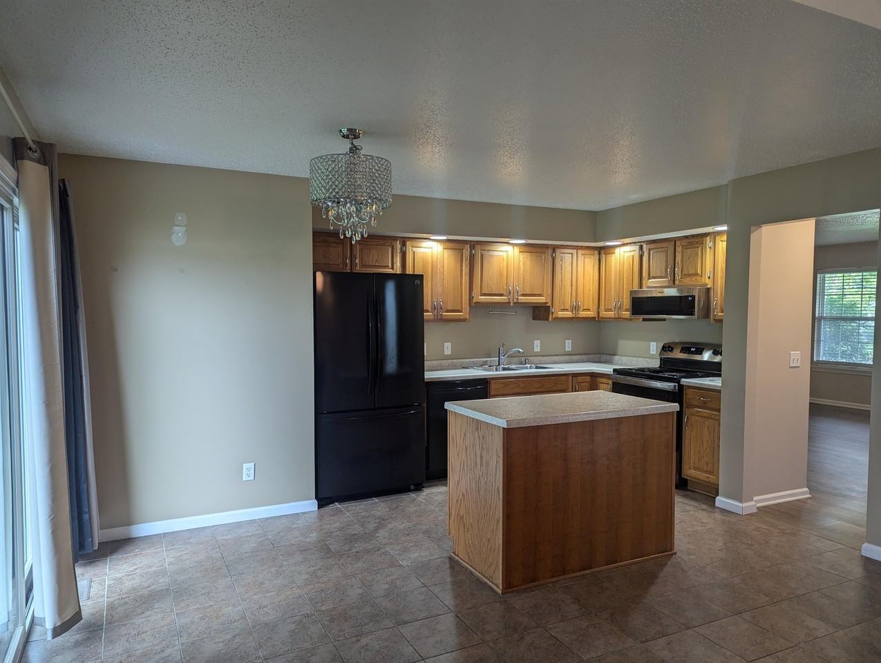 1404 White Pine Dr - Photo 2 of 23