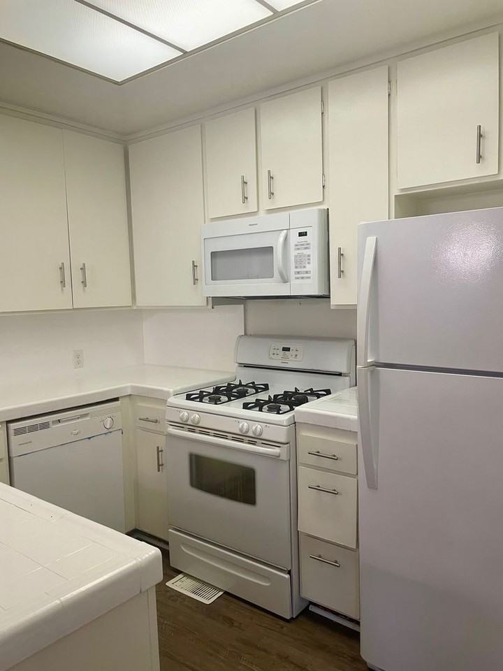 Las Palmas Villas - Photo 2 of 9