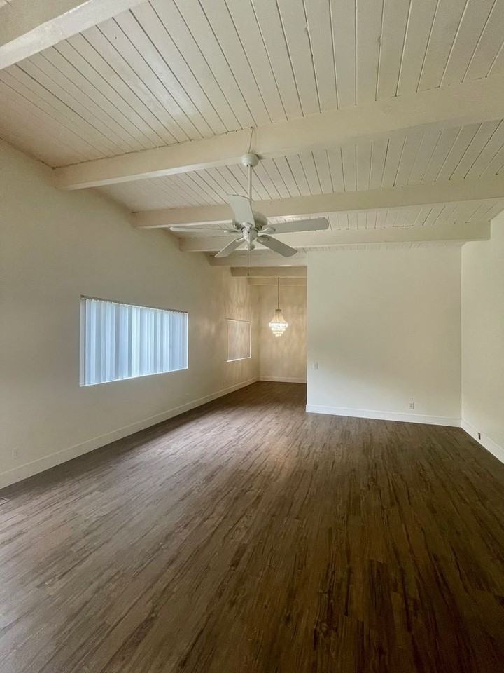 Las Palmas Villas - Photo 3 of 9