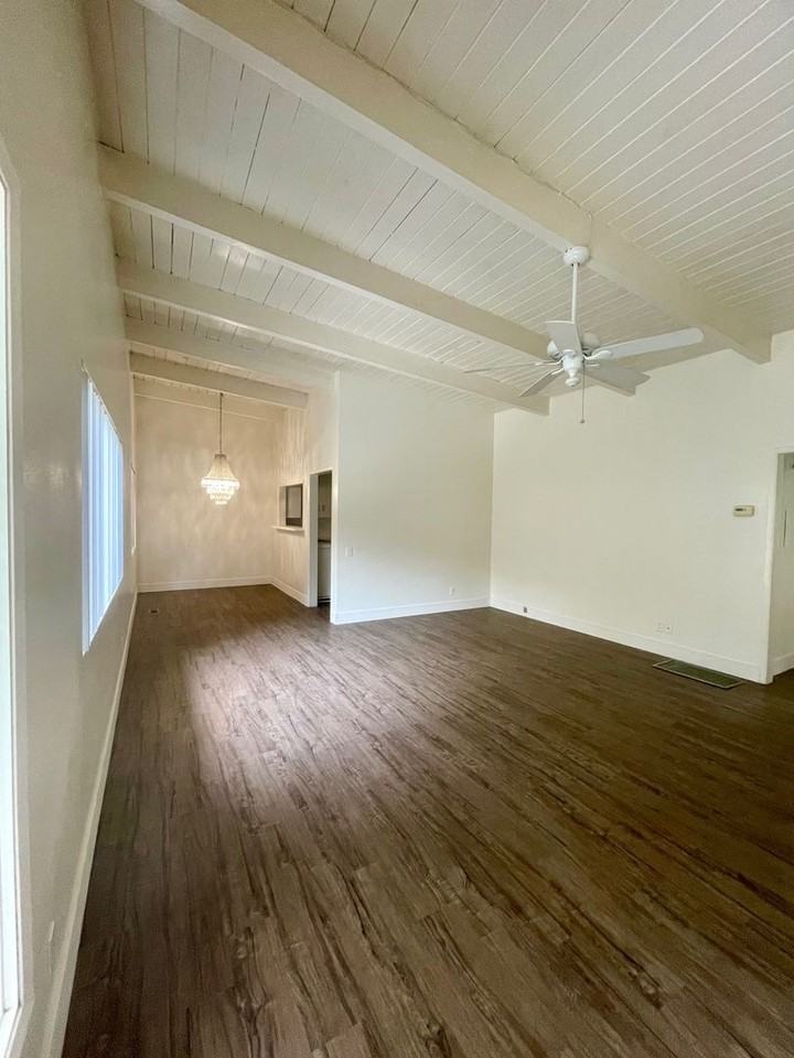 Las Palmas Villas - Photo 4 of 9