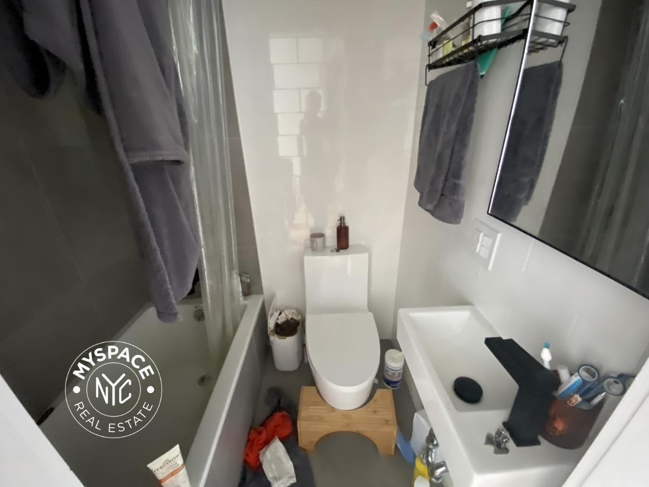 197 Stockholm St #2r - Photo 5 of 9