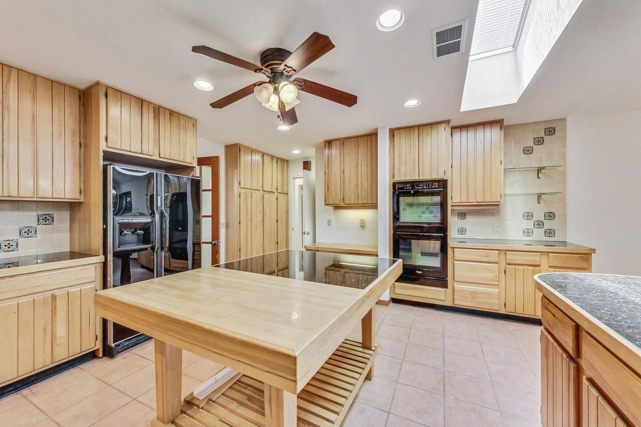 5508 Trent St - Photo 2 of 46