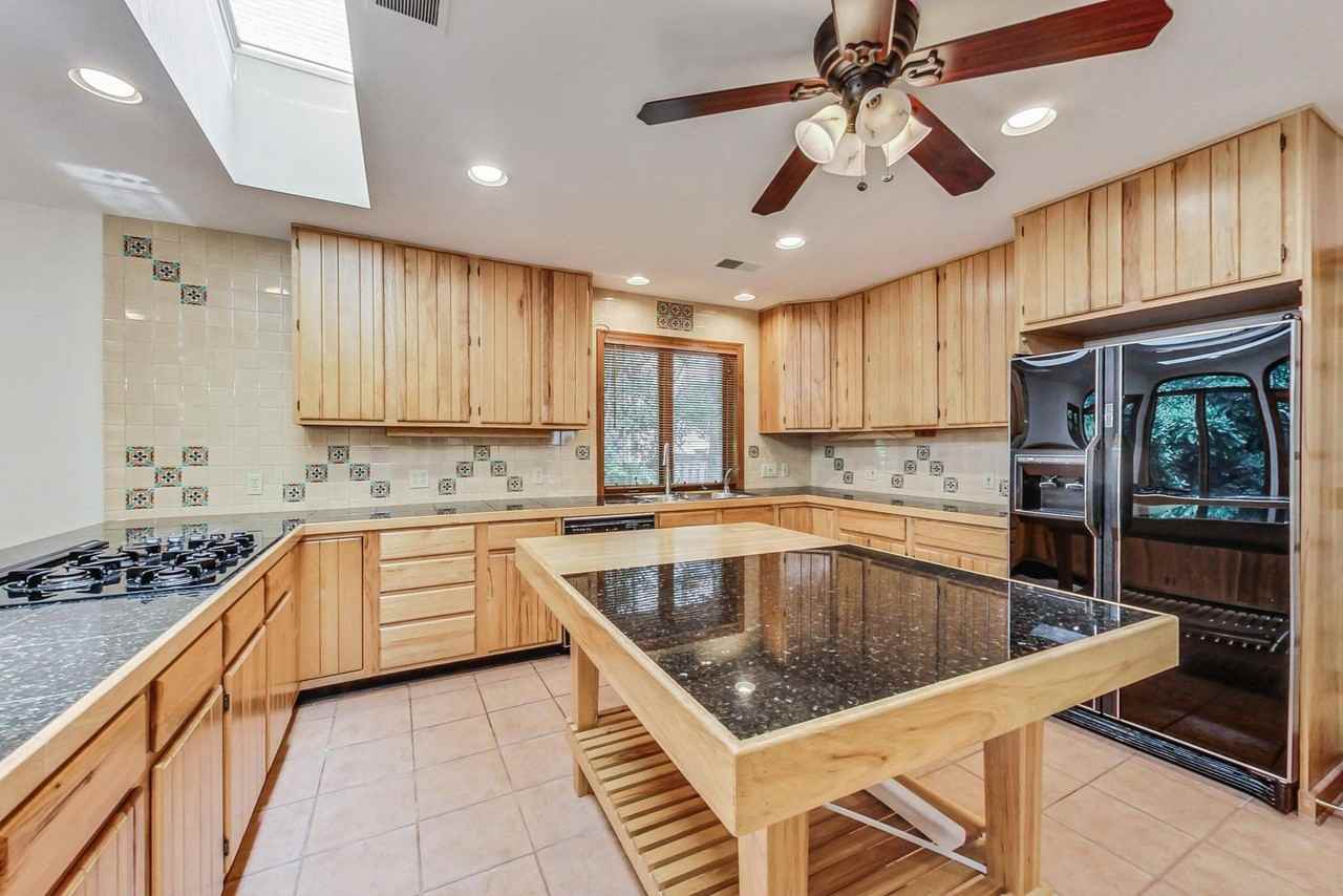 5508 Trent St - Photo 3 of 46