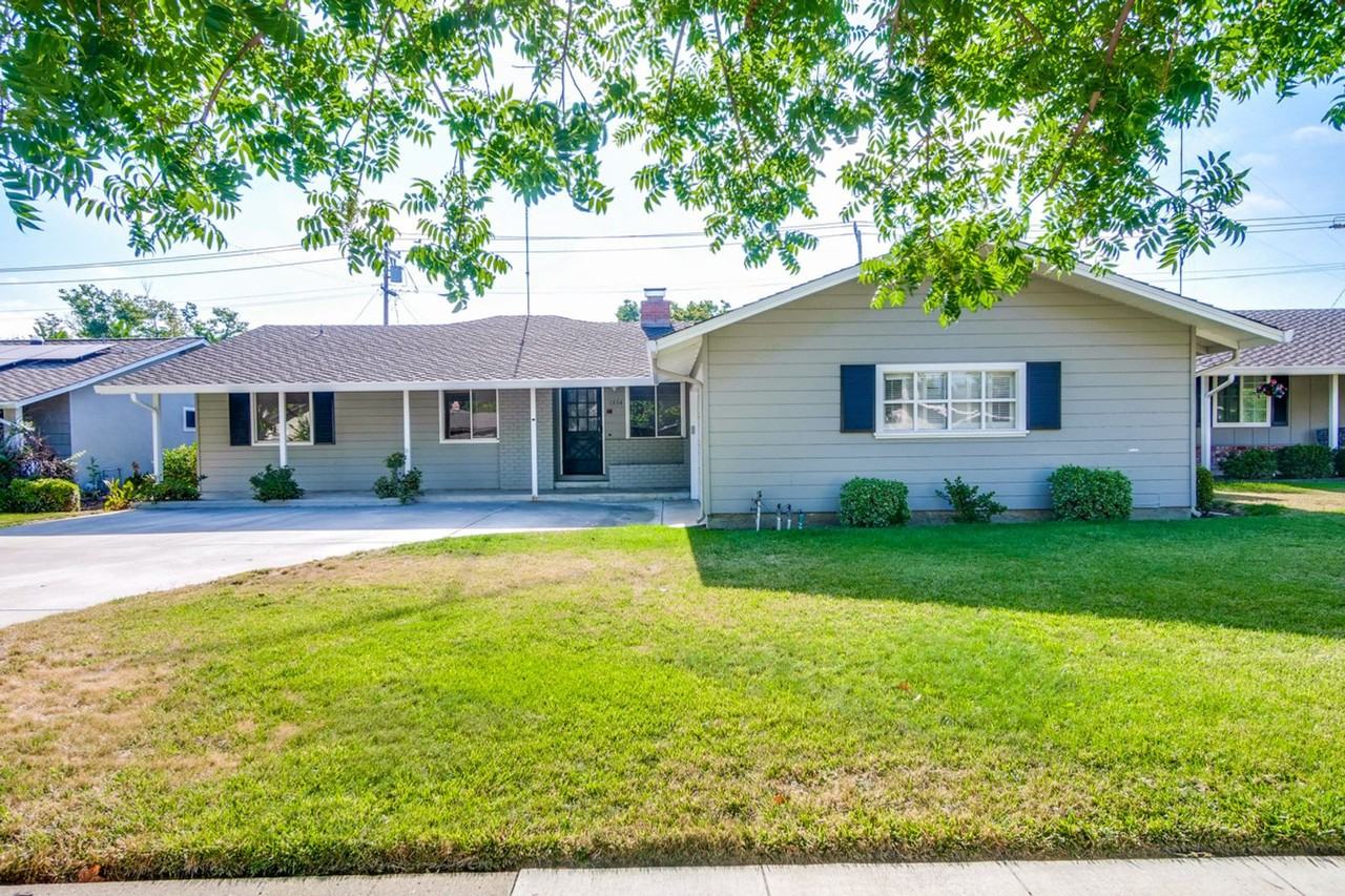 1534 Crespi Dr - Photo 2 of 50