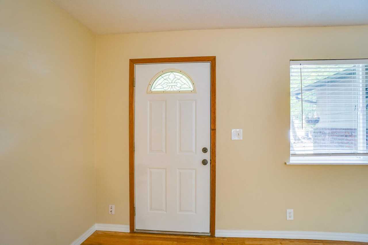 Kenny Woods - Photo 3 of 25