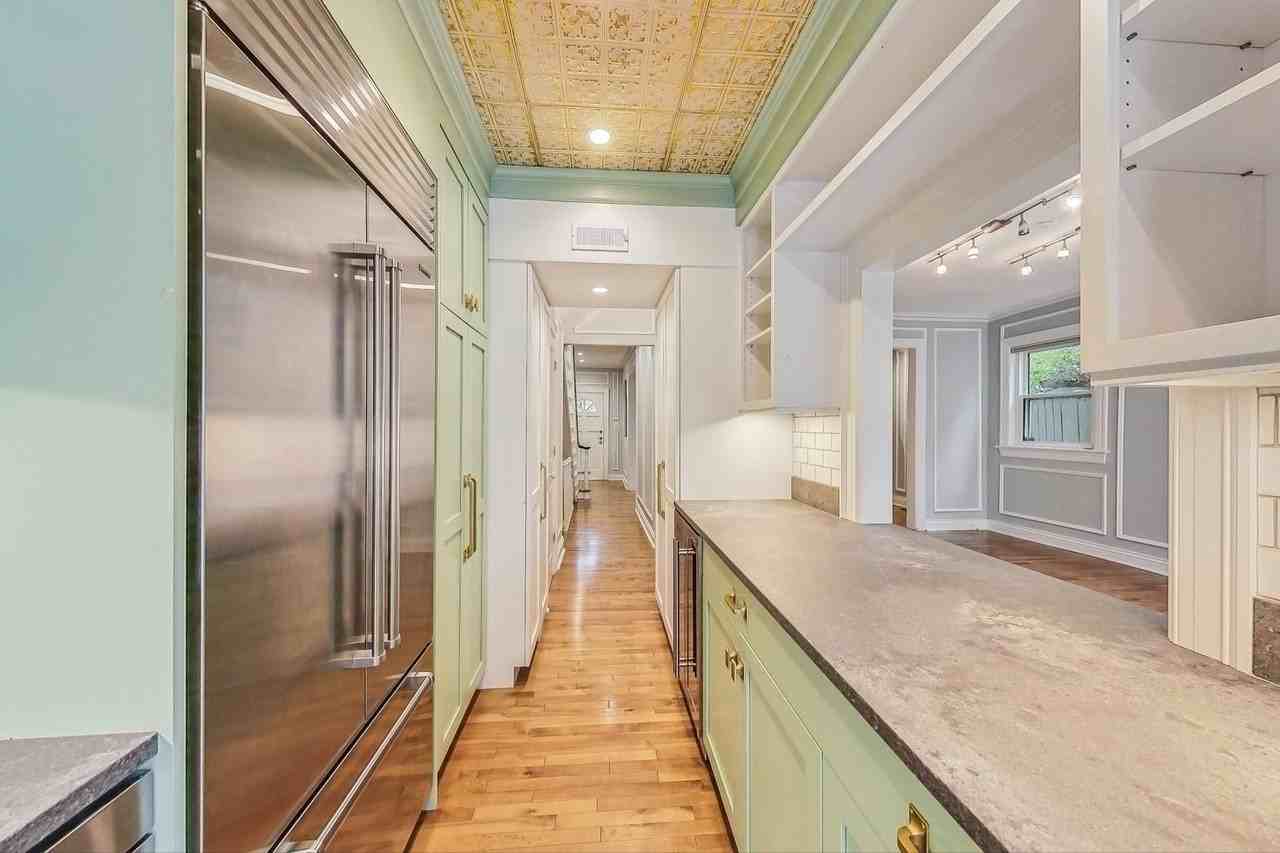 3210 Klingle Rd Nw - Photo 3 of 50