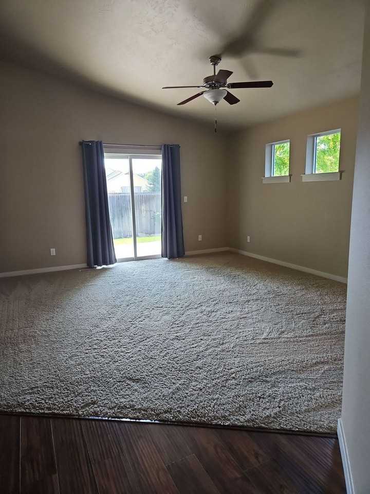 5664 N Hertford Way - Photo 4 of 13