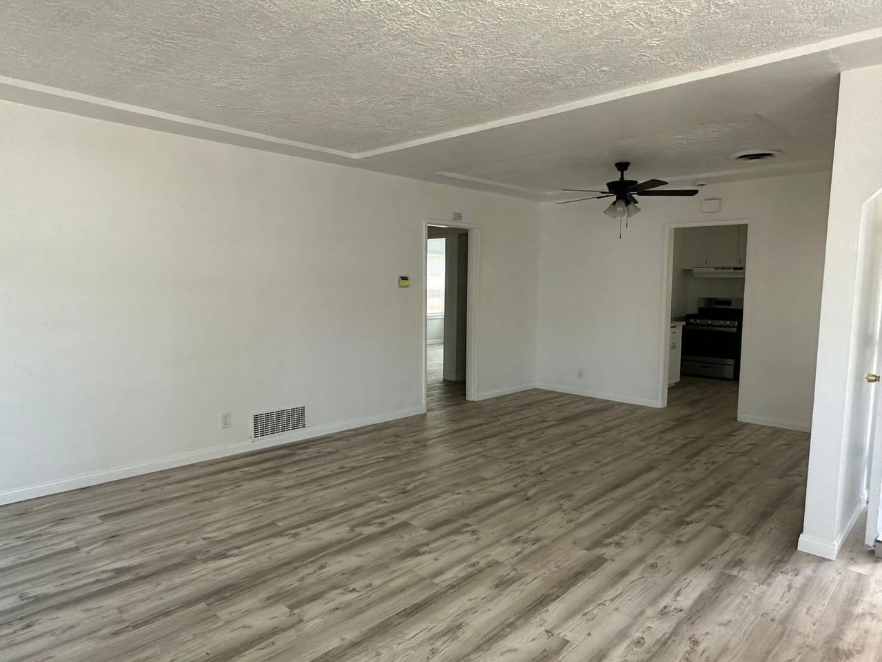3708 Broadmoor St - Photo 5 of 9