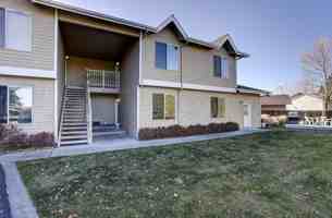 featured image of 2211 Ne Holliday Ave #1