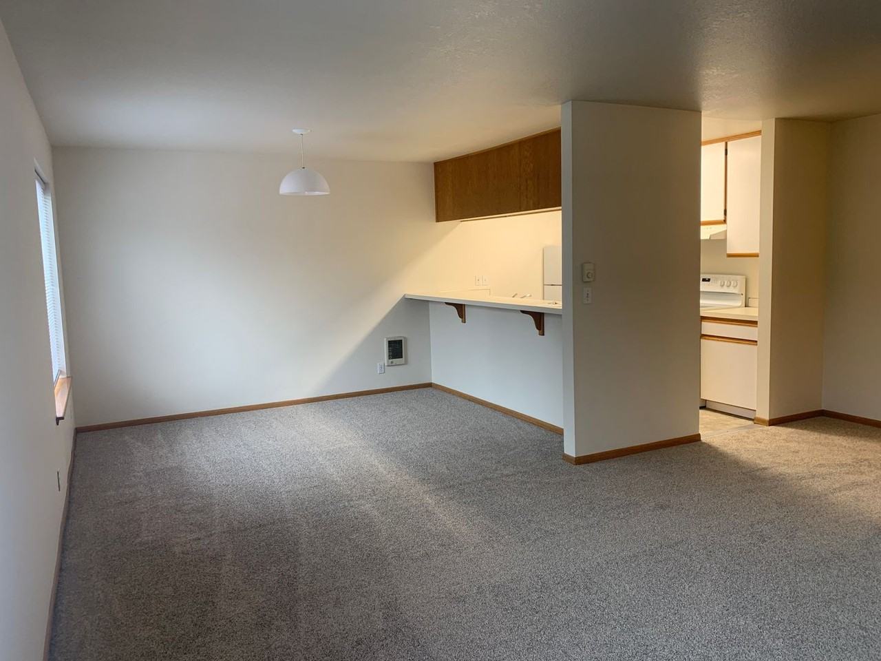 2211 Ne Holliday Ave #1 - Photo 4 of 20