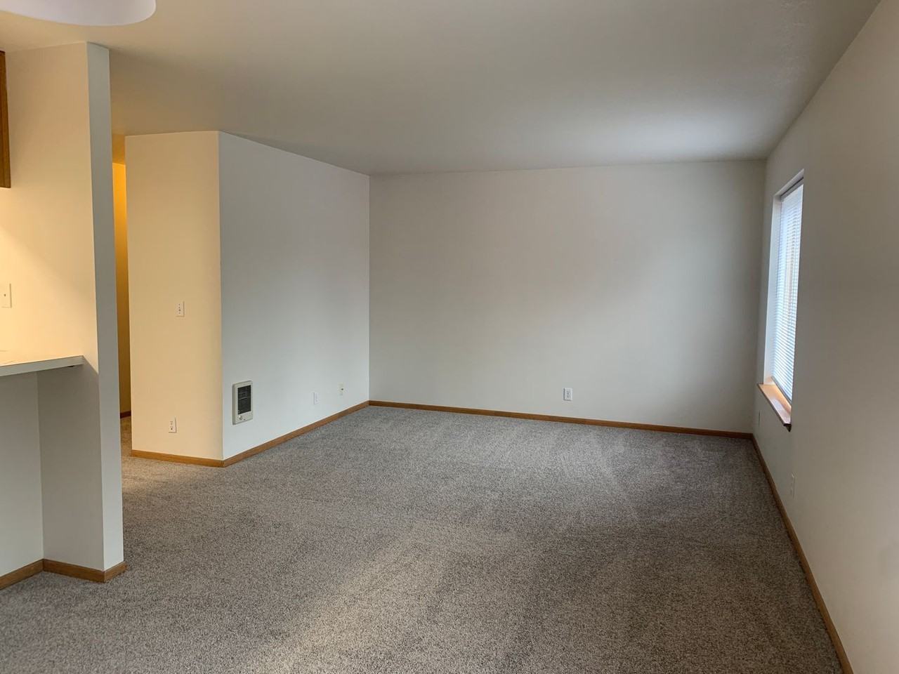 2211 Ne Holliday Ave #1 - Photo 5 of 20