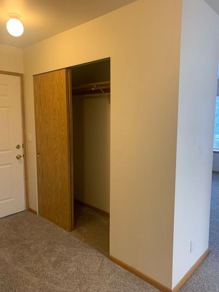 2211 Ne Holliday Ave #1 - Photo 7 of 20
