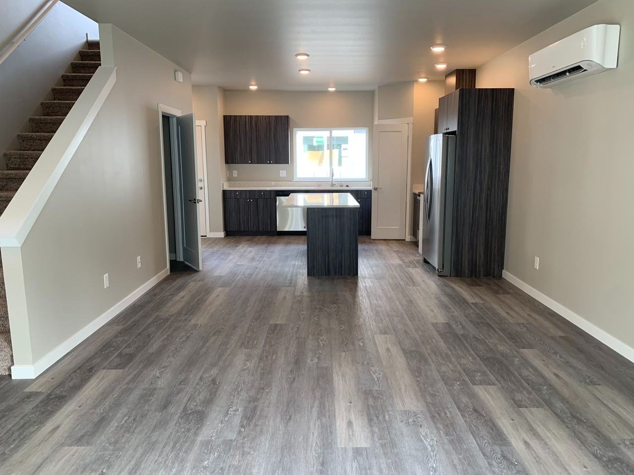 644 E Street - Photo 5 of 31