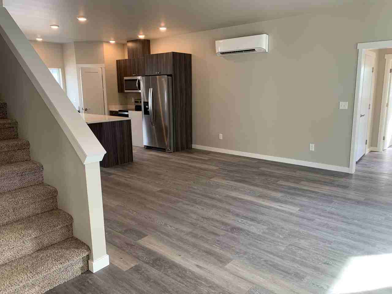 644 E Street - Photo 6 of 31