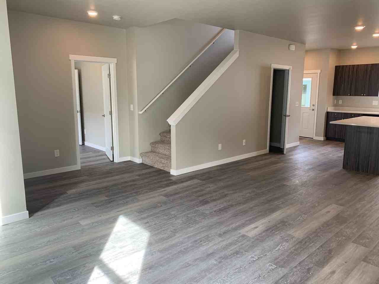 644 E Street - Photo 7 of 31