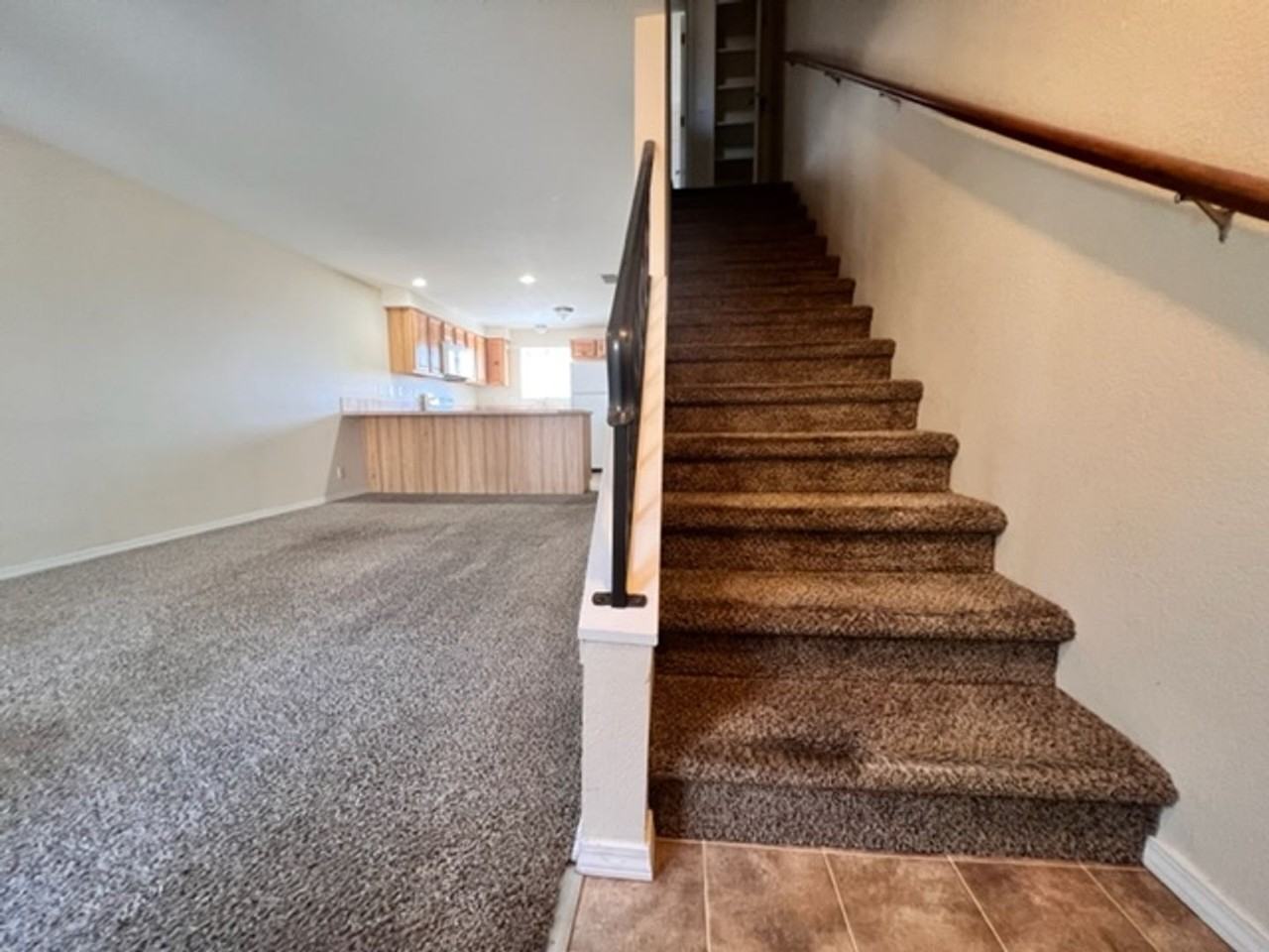 6533 W Douglas St - Photo 2 of 18