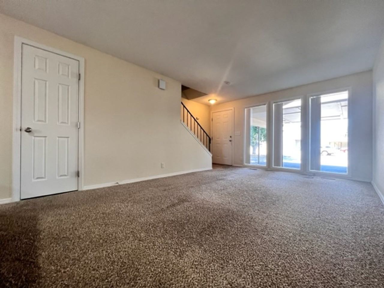 6533 W Douglas St - Photo 4 of 18