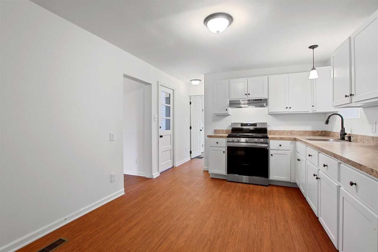 239 Centennial Ave - Photo 2 of 18