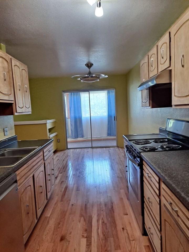 100 Scotland Rd #D - Photo 4 of 25