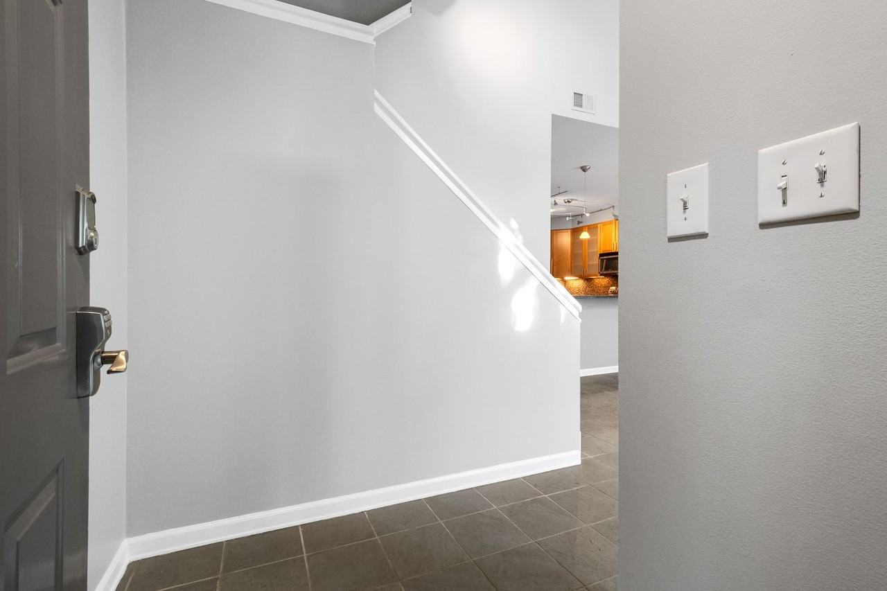 4111 W Pine Blvd - Photo 3 of 37