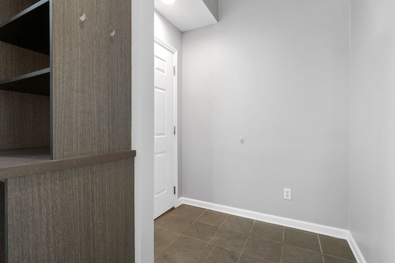 4111 W Pine Blvd - Photo 4 of 37