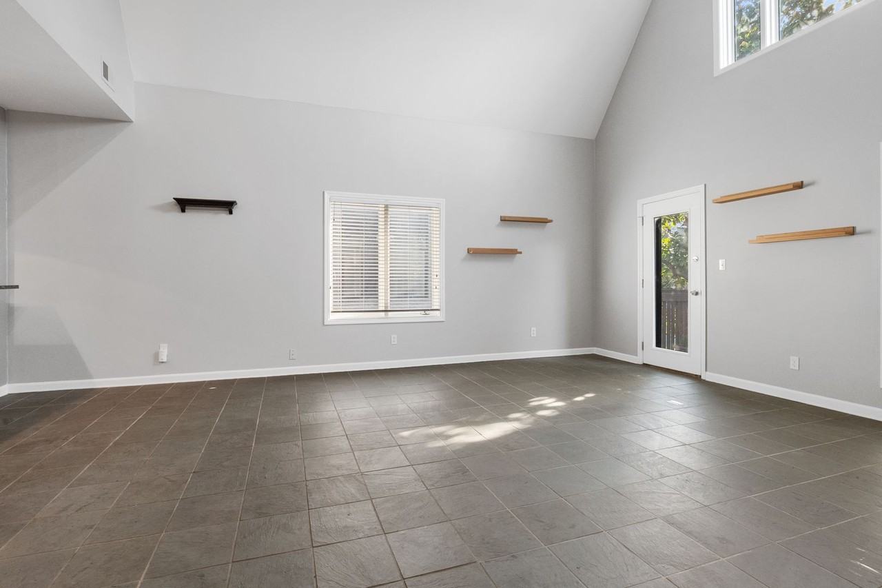4111 W Pine Blvd - Photo 5 of 37