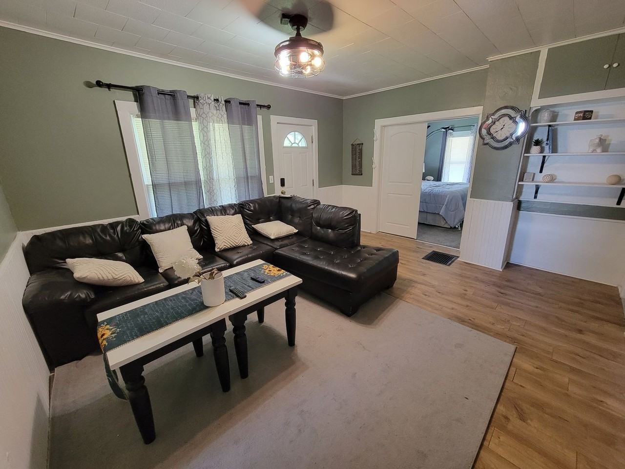 611 Sherry Street - Photo 2 of 21